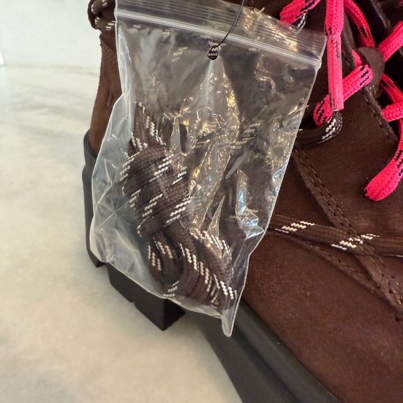 UGG Brisbane Lace Up Waterproof Suede Boots with Pink & Brown Laces • 10 • NWT - Picture 10 of 15